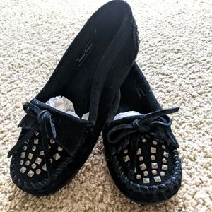 Minnetonka Black moccasin